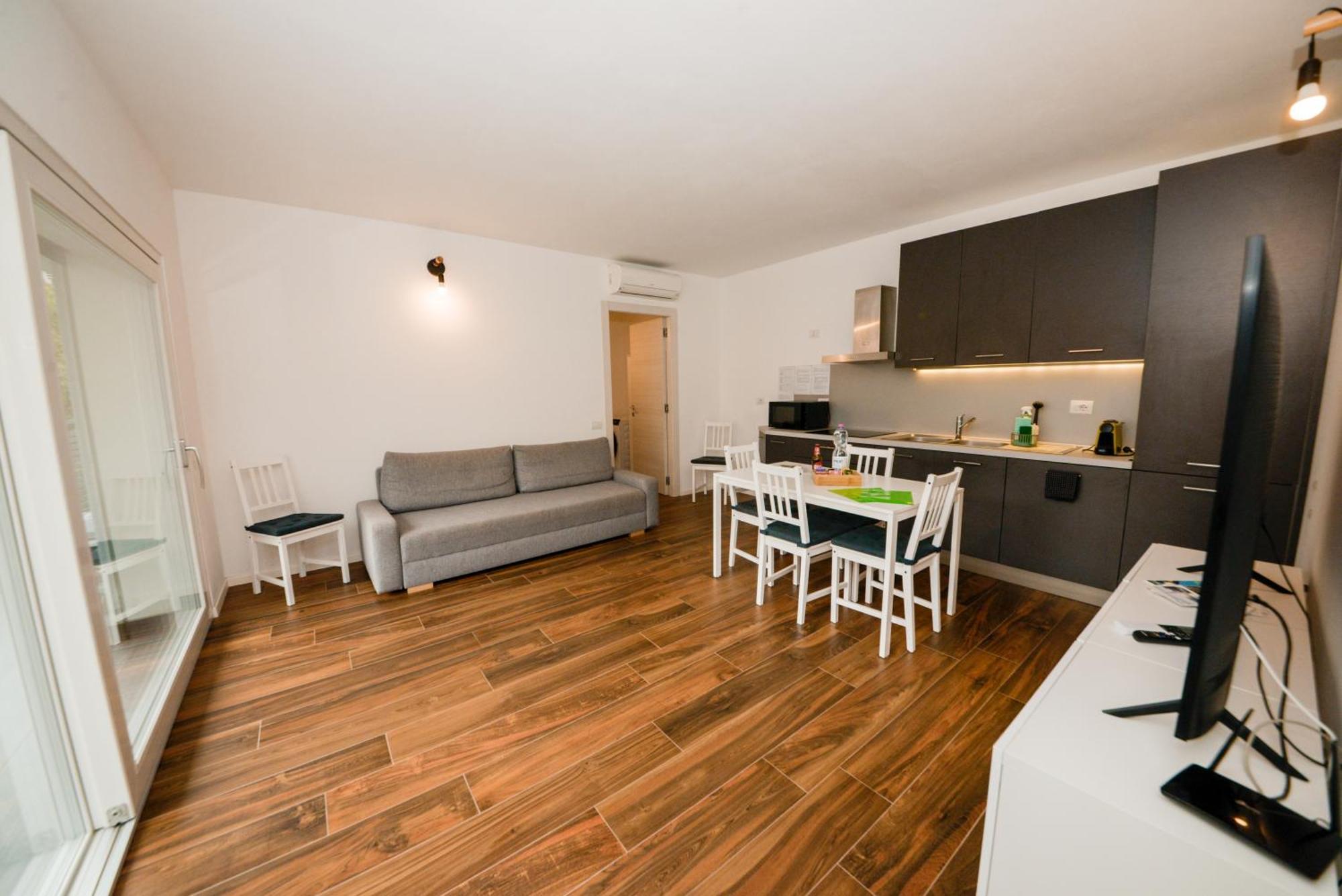 Garda Family & Solarium Apartment Riva del Garda Exterior photo